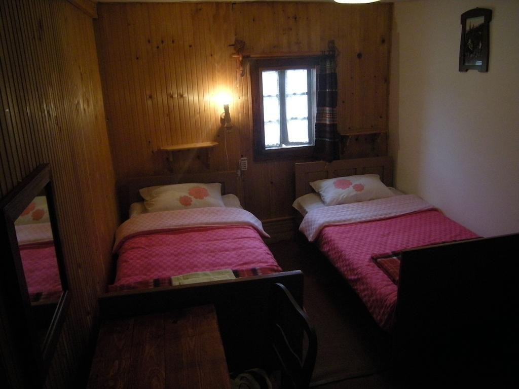 Apartment Cerova Kosa Μόκρα Γκόρα Δωμάτιο φωτογραφία